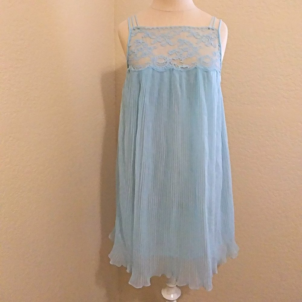 Vintage 1970s Baby Doll Lace Nightie dress